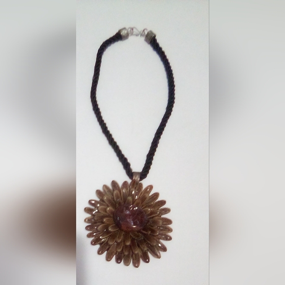 Hand Crafted Flower Necklace - Picture 4 of 10